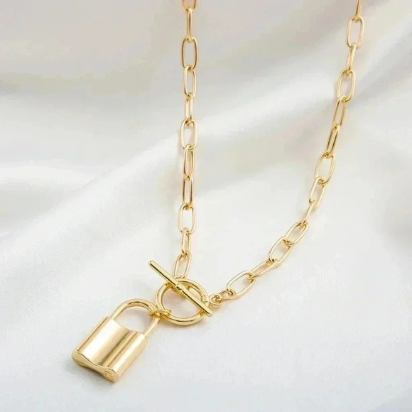 *NEW* 18K Gold  Plated Stainless Steel "LOCK" Necklace w/ Toggle Closure - Picture 5 of 10